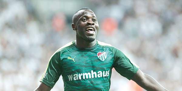 "Qarabağ" konqolu hücumçu ilə 3 illik müqavilə imzaladı