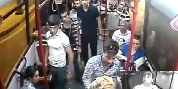 “BakuBus”da qəza şəraiti: qadın yıxıldı (VİDEO)