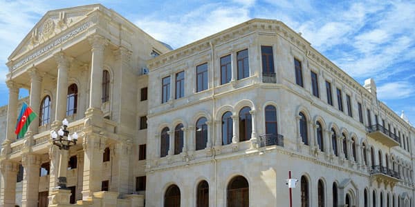 Azərbaycanda rayon prokuroru işdən çıxarıldı, köməkçisi həbs edildi