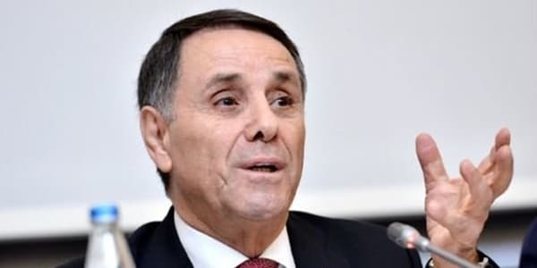 Baş nazir Bakıda intihara cəhd edən şəxsi fikrindən daşındırdı
