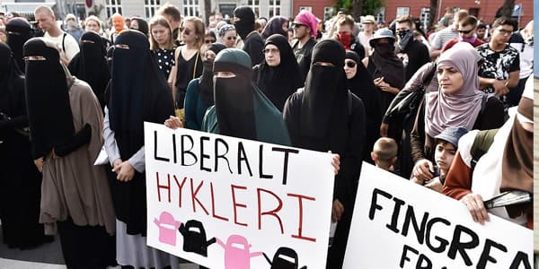 Danimarkada hicab qadağasına etiraz