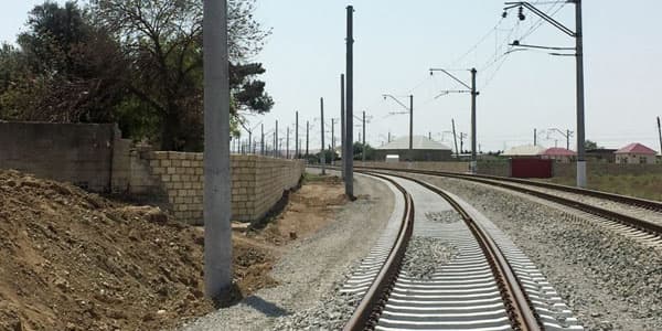 Bakı dairəvi dəmir yolunun elektrik təchizatı sistemi yenidən qurulur (FOTO)