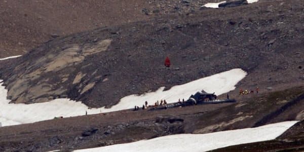 Alp dağlarında təyyarə qəzası: 20 ölü