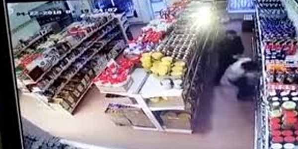 Bakıda mağazaya basqın oldu