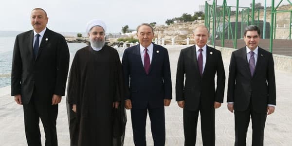 Prezidentlər nərə balıqlarının Xəzərə buraxılması mərasimində iştirak edib (FOTOLAR)