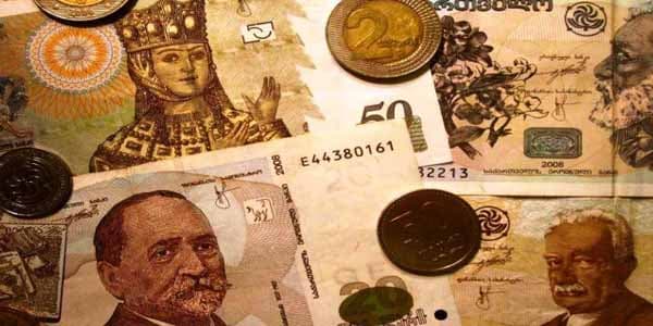 Daha bir qonşu ölkənin pulu ucuzlaşmağa başladı