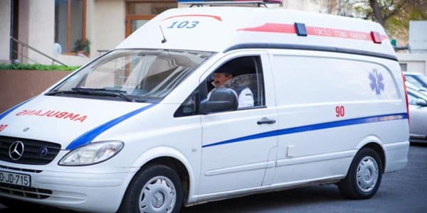 Qobuda təcili yardım bərbad yola görə ünvana çata bilmədi, xəstəni FHN gətirdi