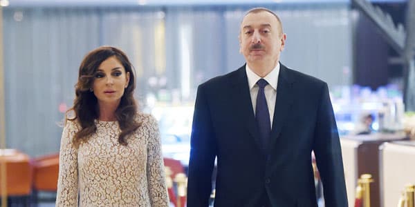 Prezident və xanımı İtaliyanın dövlət başçısına başsağlığı verib