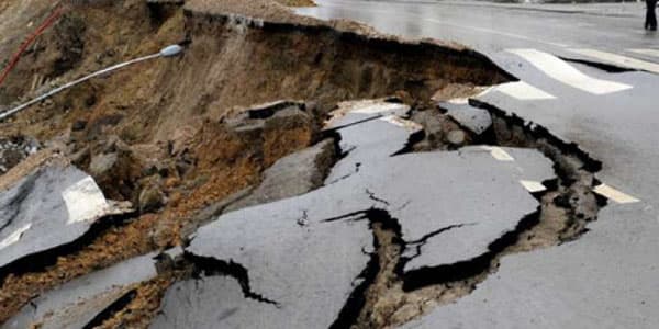 Şamaxıda torpaq sürüşməsi baş verib (FOTO)