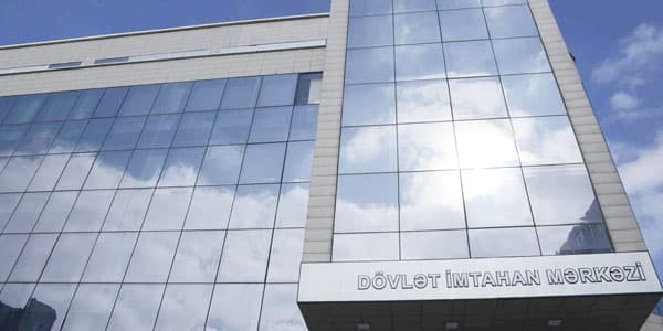 Dövlət qulluğuna qəbul imtahanı keçirilib