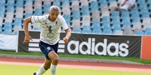 Azərbaycanlı futbolçu Latviyada bir oyunda 5 qol vurdu