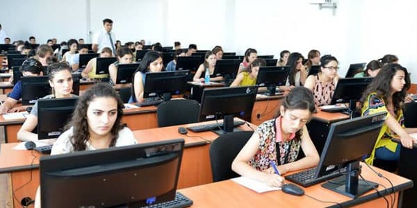 Müəllim olmaq istəyənlərin sayında ciddi artım - Son illərin rekordu