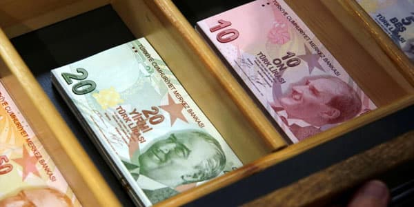 Bu banklarda lirə mübadiləsi dayandırıldı