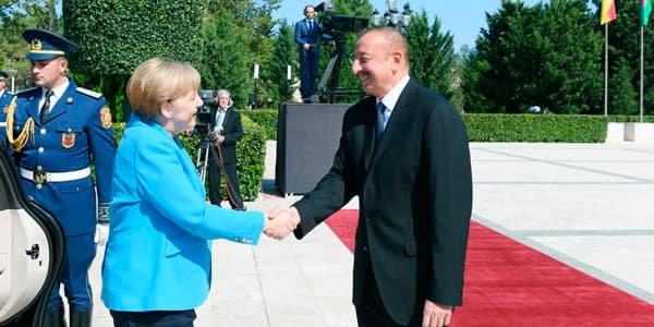 Angela Merkel və İlham Əliyevin geniş tərkibdə görüşü olub (YENİLƏNİB/FOTO)