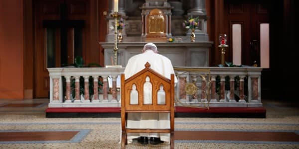 Papa Fransisin istefası tələb edilir