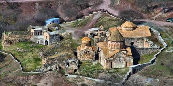 Ermənilər abidələrimizin memarlıq quruluşunu dəyişdirirlər (FOTOLAR)