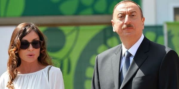 Prezident və xanımı Bakı bulvarında açılışda