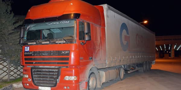 Bakıda TIR sürücüsü gömrük əməkdaşını və 3 əcnəbini bıçaqladı