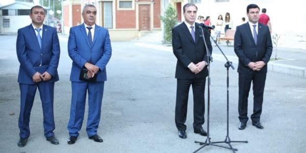 Gəncənin yeni icra başçısı sakinlərlə görüş keçirdi