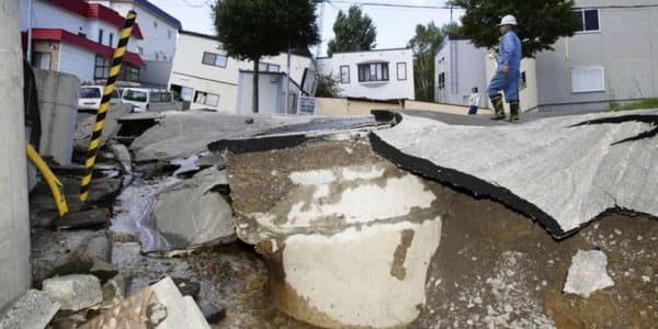 Yaponiyada güclü zəlzələ: itkin və yaralılar var