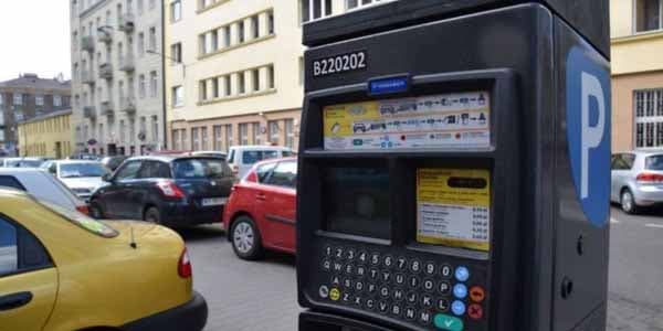 Bakıda parkomat nəzarətçilərinə ödəniş edilməlidirmi? (VİDEO)
