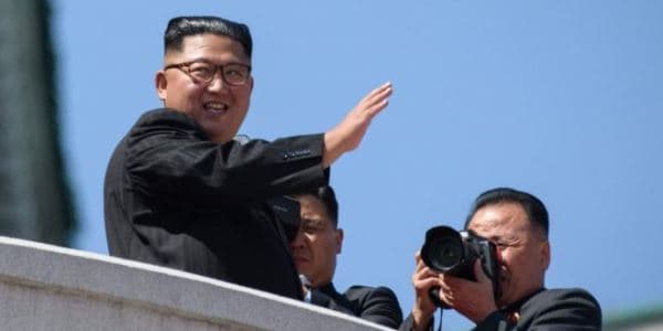 Şimali Koreya 70 illiyini hərbi paradla qeyd etdi (FOTO)