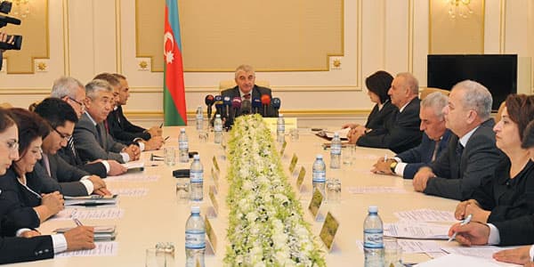 Məzahir Pənahovun müavini işdən çıxdı (SƏBƏB)