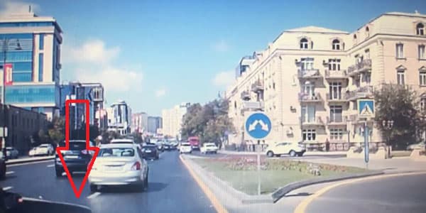 Bakıda görənləri heyrətə gətirən qəza: hadisə anı kameraya düşdü (VİDEO)