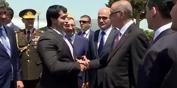 9 qat dünya çempionu Əliyev və Ərdoğanın şərəfinə 100 qurban kəsdi (VİDEO)