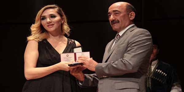 Nazir fəxri ad alan məşhurlara medallarını təqdim etdi (FOTOLAR)