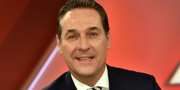 Avstriya kanslerinin müavini Azərbaycanda səfərdədir