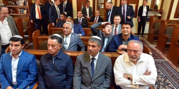Sinaqoqun rəhbəri müzakirələrə son qoydu: “Bu, fotomontaj deyil!” (FOTO)