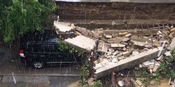 Güclü yağış paytaxtda uçquna səbəb oldu (FOTO)