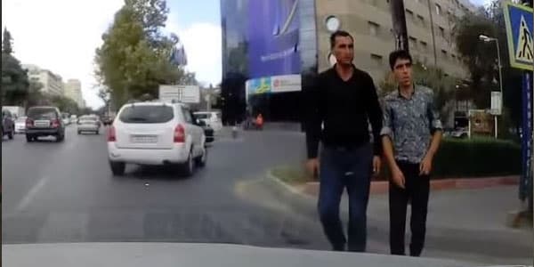 Sürücülərin nəzərinə: Bakıda yeni fırıldaqçılar peyda olub (VİDEO)