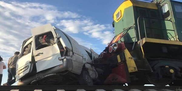 Bakıda avtobusla qatar toqquşdu: azyaşlı öldü, 34 nəfər yaralandı (FOTO/VİDEO/YENİLƏNİB)