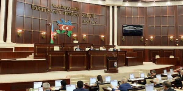 Parlamentdə səsvermə qaydası dəyişə bilər