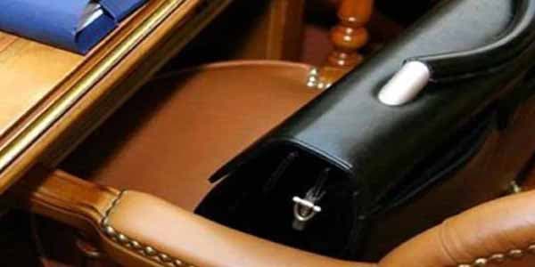 Azərbaycanda iki yüksək vəzifəli məmur işdən çıxarıldı