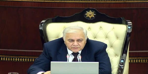 Oqtay Əsədovdan deputata: “Fərəc Quliyev, bəs niyə özün dəyişmirsən?!"