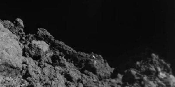 "Ryugu" asteroidi üzərində 3-cü robotun eniş görüntüləri (VİDEO)