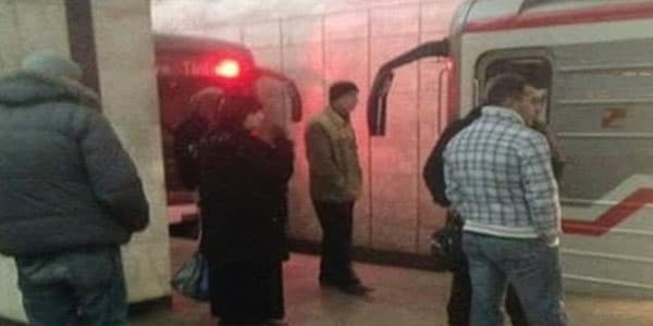 Bakı metrosunda qatarlar üz-üzə gəldi (AÇIQLAMA/VİDEO/YENİLƏNİB)