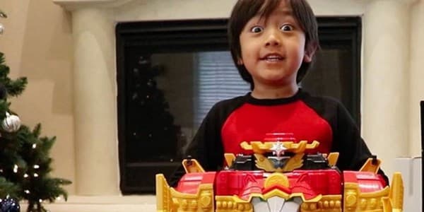 7 yaşlı "Youtube" ulduzu ildə 11 milyon dollar qazanır