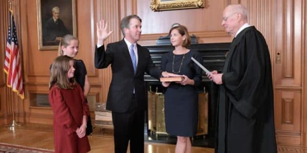 Kavanaugh Ali Məhkəmənin hakimi təyin edildi