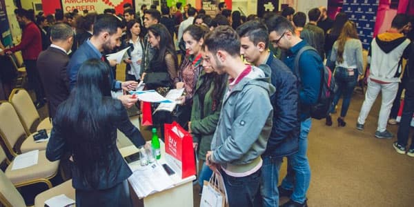 Bakcell daha bir iri karyera sərgisində iş müsahibələri keçirib (R)