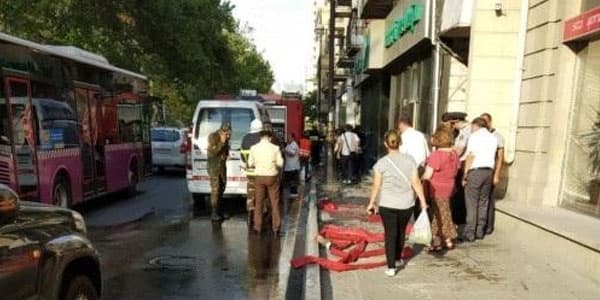 Bakıda məşhur restoran yanır (VİDEO)