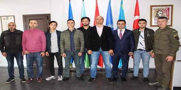 Ukraynalı bloggerlə azərbaycanlı tələbələr barışdı  (FOTOLAR )