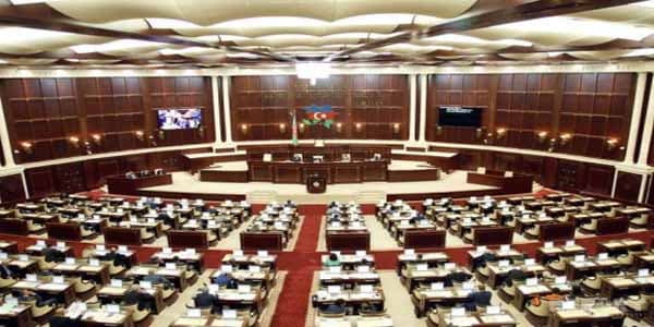 Milli Məclisdə qəribə hadisə: Deputatlar qanuna dəyişikliyə səs vermədi