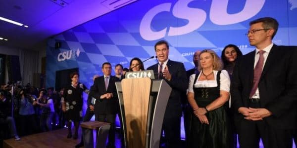 Merkel Bavariyada hakimliyini itirdi