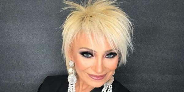57 yaşlı əməkdar artist maşın almaq üçün sponsor axtarır