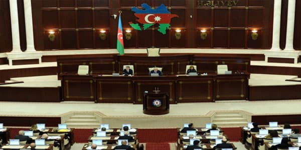 Milli Məclisin ən çox maaş alan deputatları: kim nə qədər alır? (SİYAHI)