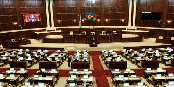 Milli Məclisin ən gənc və qocaman deputatları (SİYAHI)